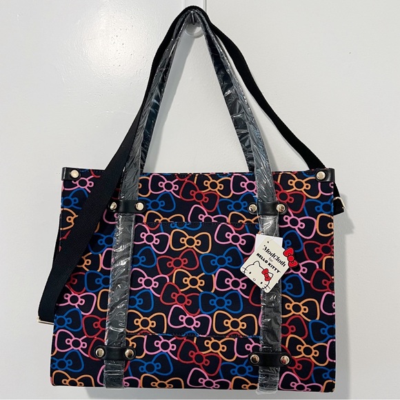 ModCloth x Hello Kitty Bows Camp Director Zipped Tote - Picture 3 of 8